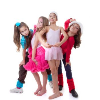 Voorbeeld van kleding voor kidsdance lessen